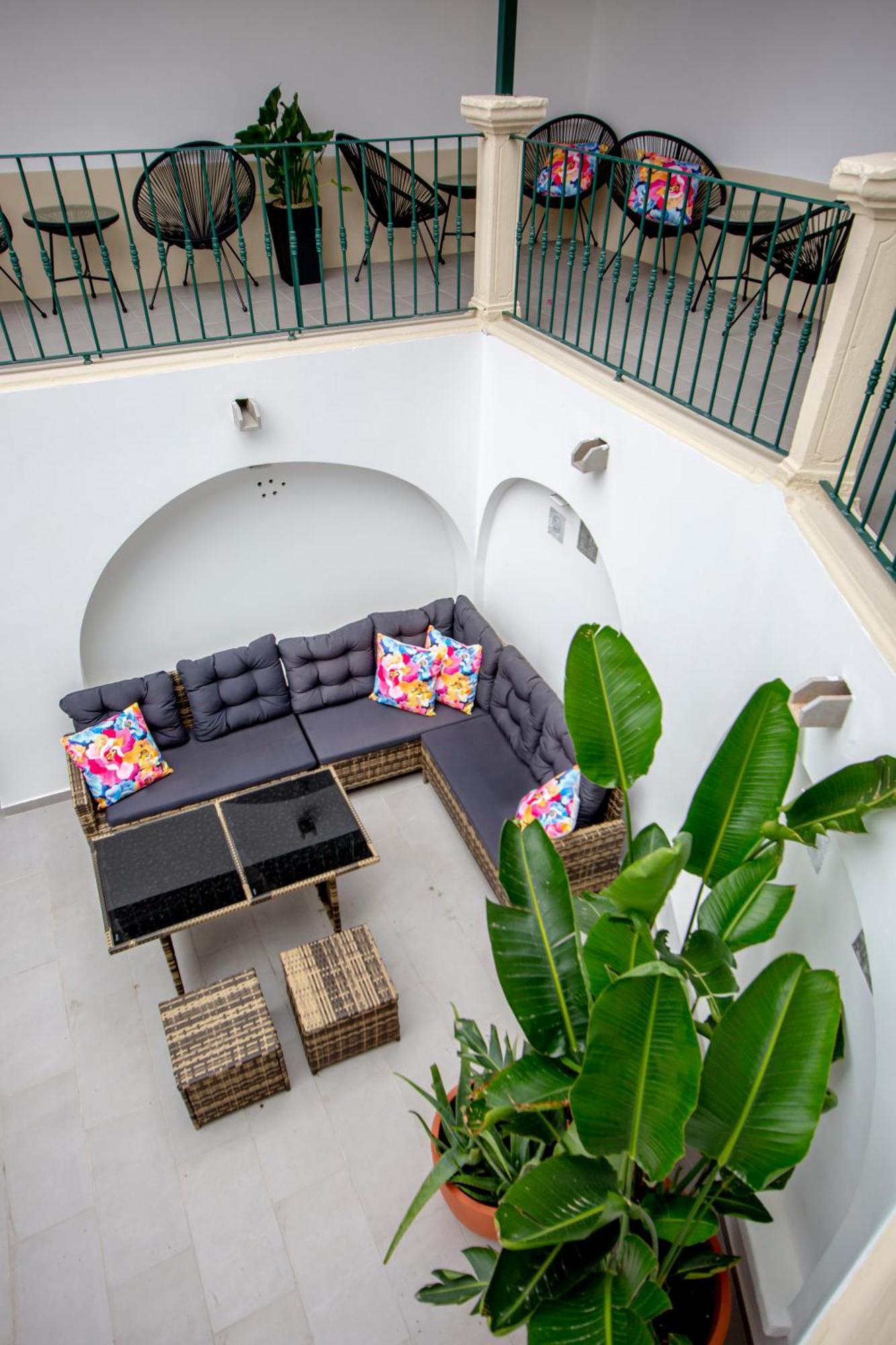 Guest House Jacaranda Фаро Екстериор снимка